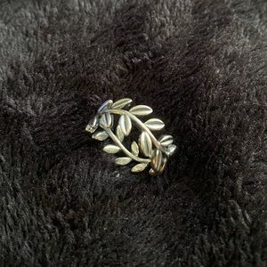 Pandora Laurel Wreath Ring